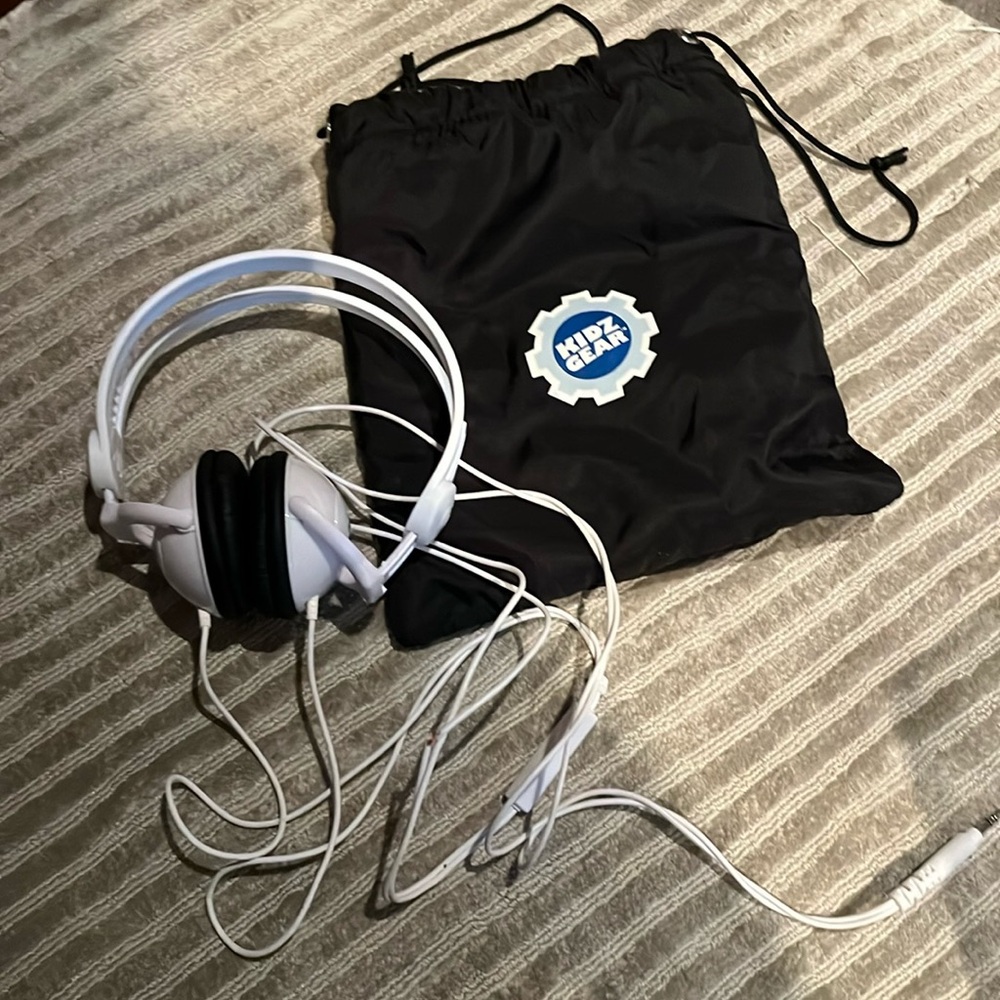 Kidz Gear Headphones with pouch, One Size, White